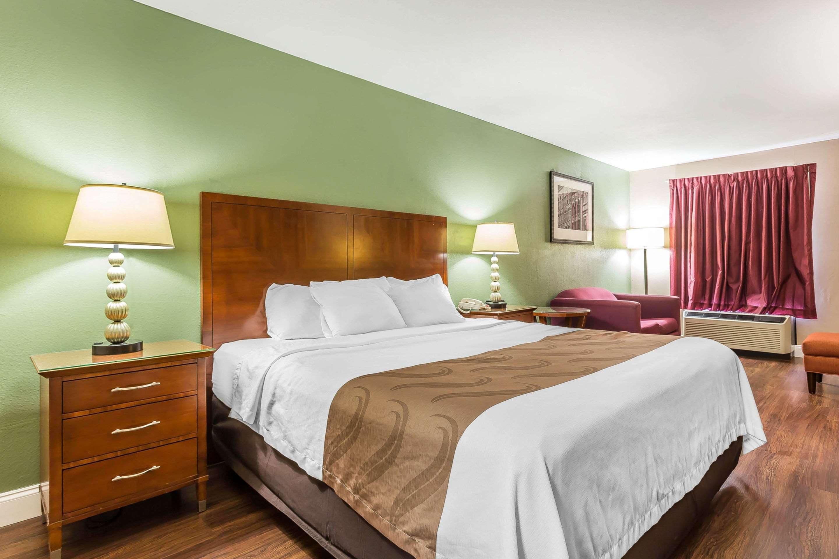 Quality Inn & Suites Near Robins Air Force Base Warner Robins Exterior foto
