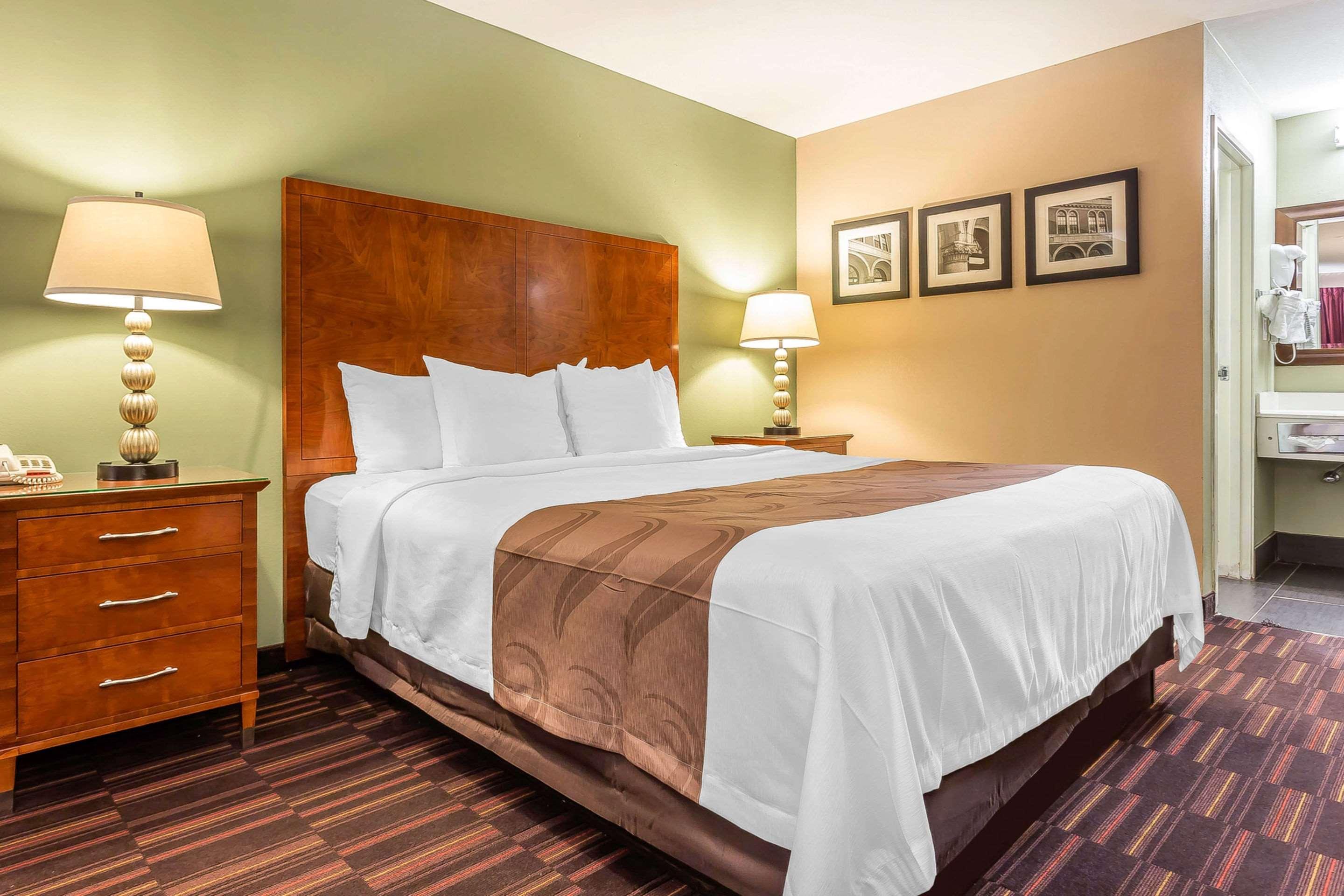 Quality Inn & Suites Near Robins Air Force Base Warner Robins Exterior foto
