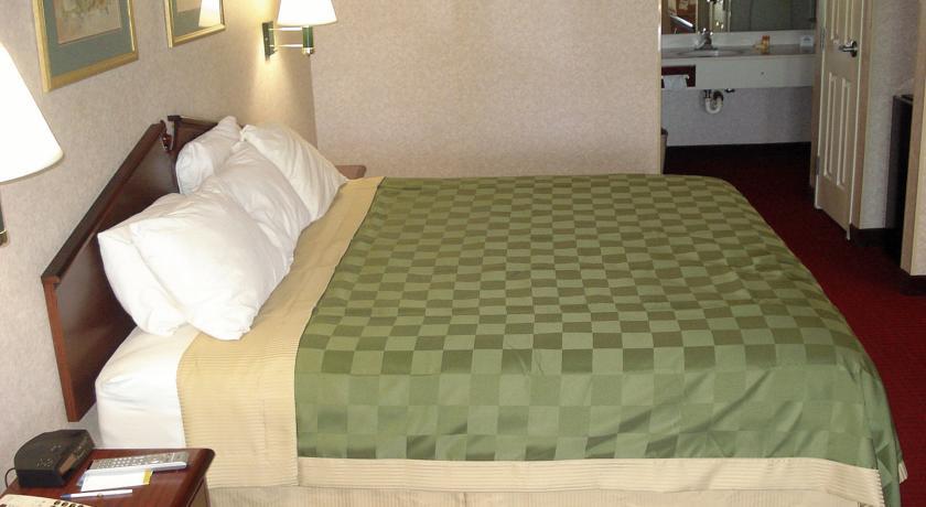 Quality Inn & Suites Near Robins Air Force Base Warner Robins Exterior foto