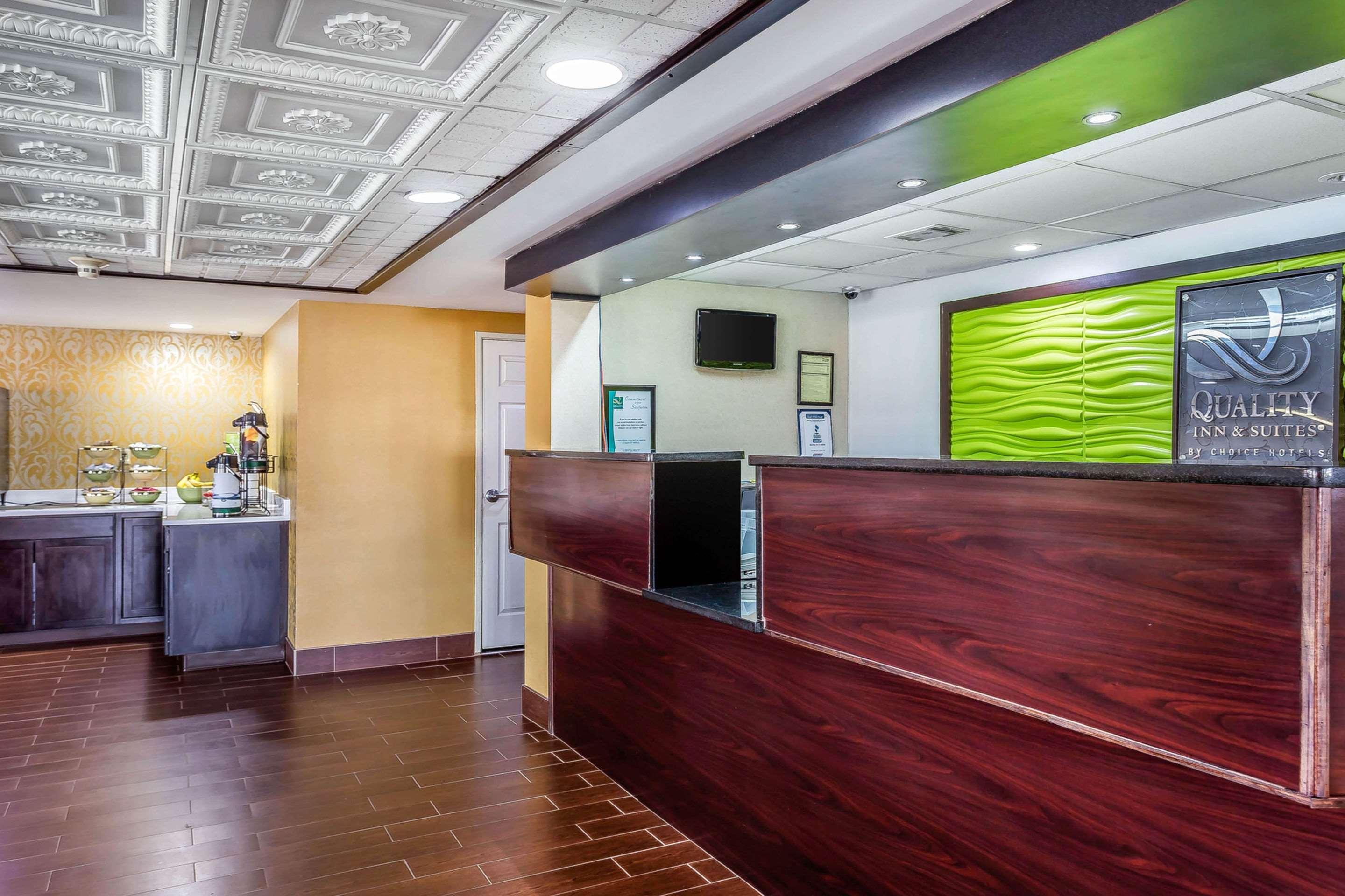 Quality Inn & Suites Near Robins Air Force Base Warner Robins Exterior foto
