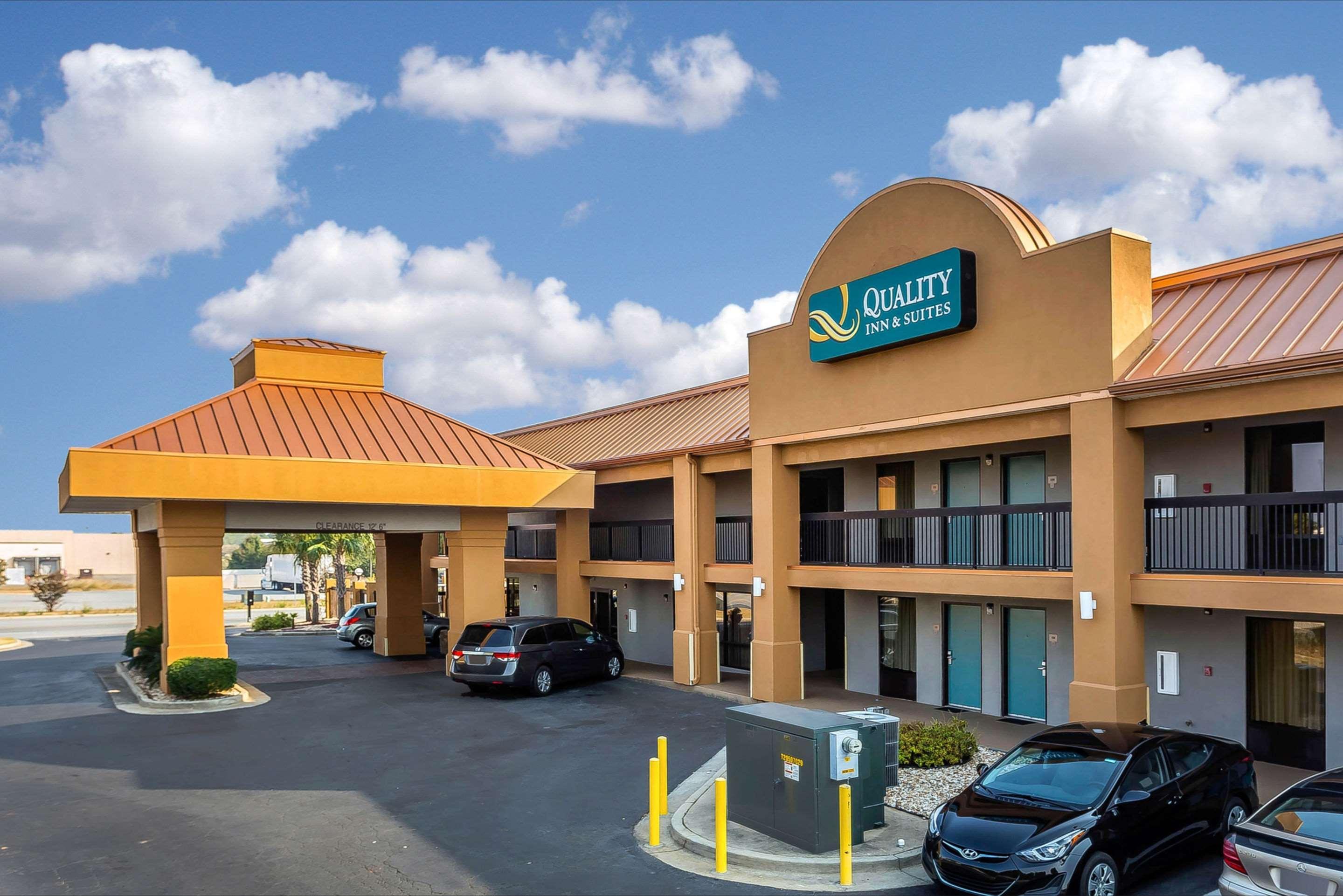 Quality Inn & Suites Near Robins Air Force Base Warner Robins Exterior foto