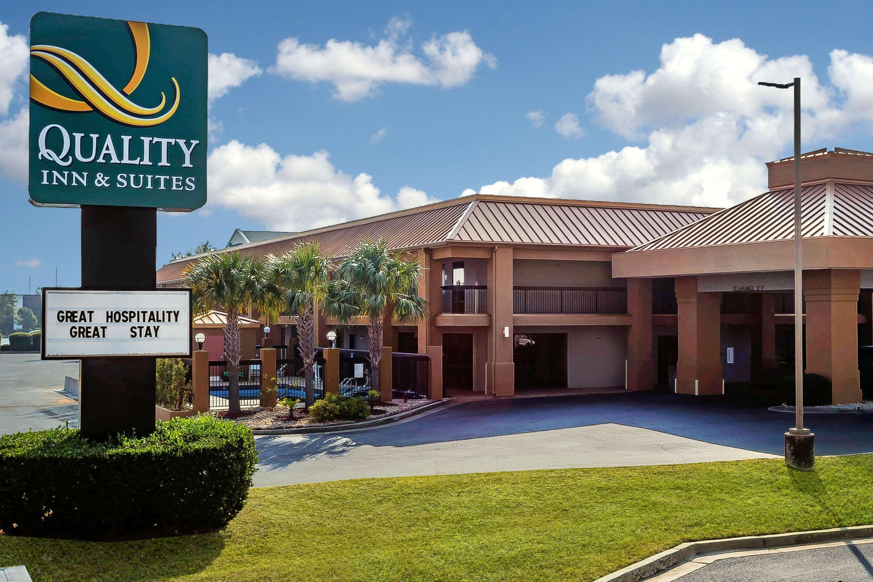 Quality Inn & Suites Near Robins Air Force Base Warner Robins Exterior foto
