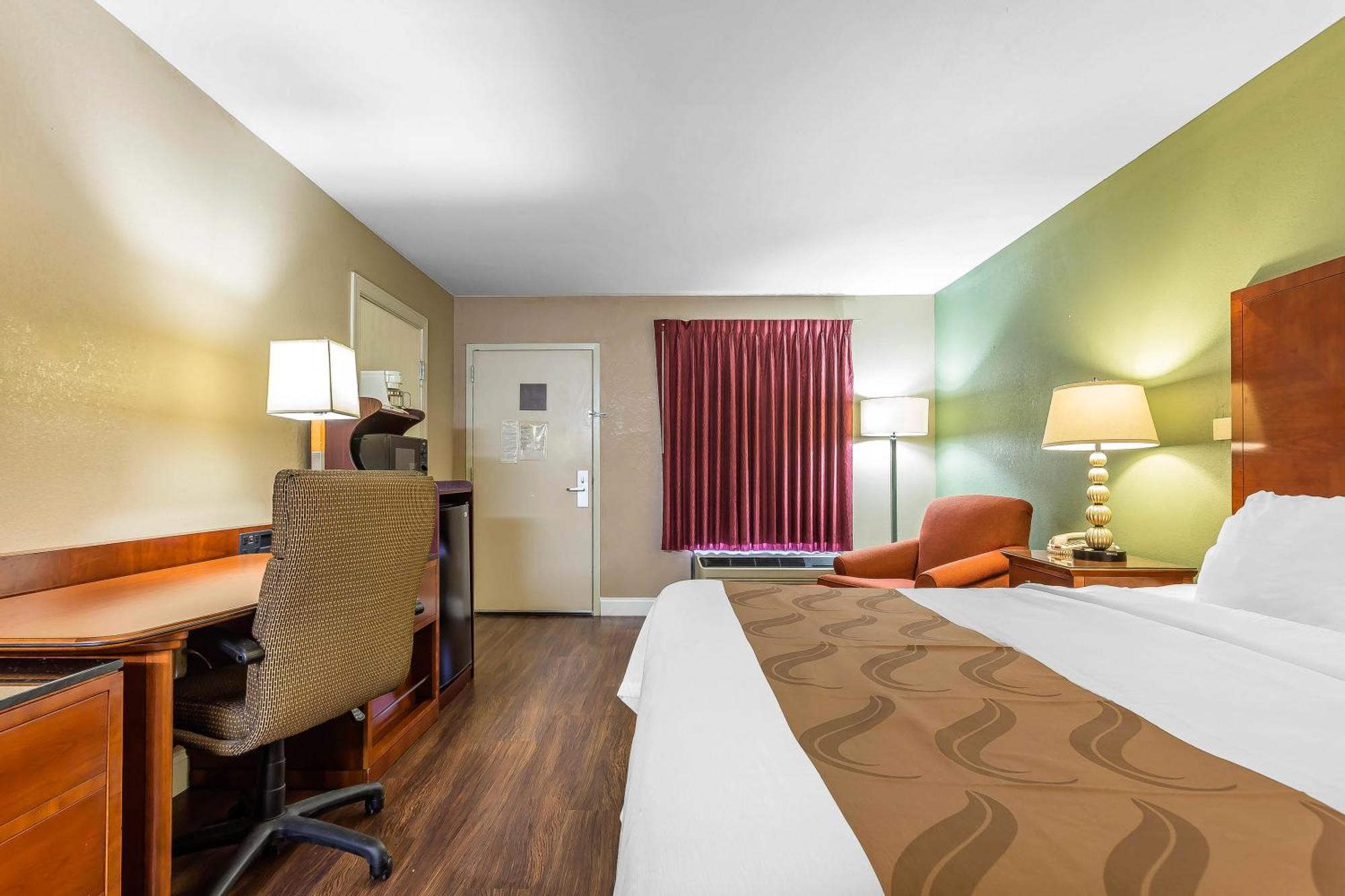Quality Inn & Suites Near Robins Air Force Base Warner Robins Exterior foto