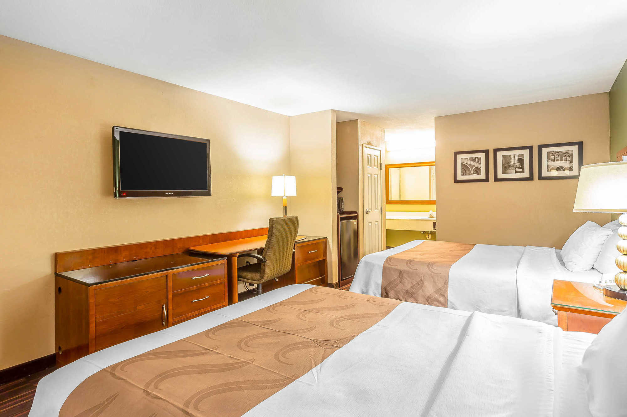 Quality Inn & Suites Near Robins Air Force Base Warner Robins Quarto foto
